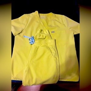 Figs Citrine Scrub Set